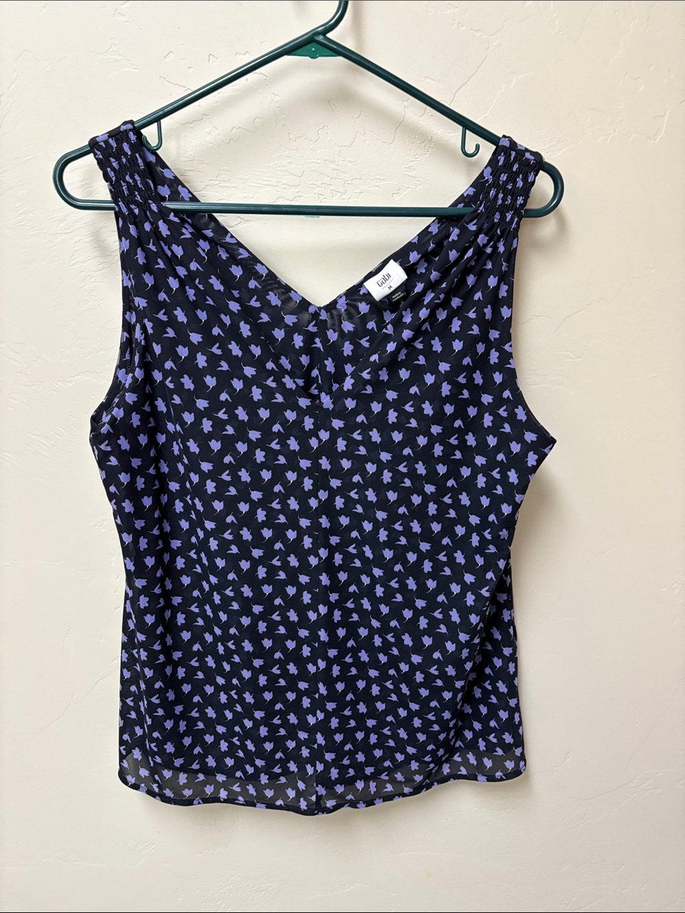 Cabi sleeveless v neck top